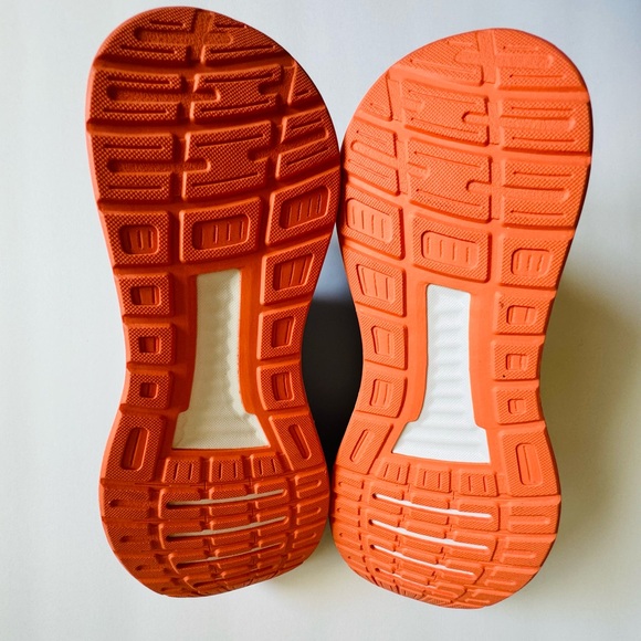 New Adidas Tennis Shoes - Picture 2 of 7